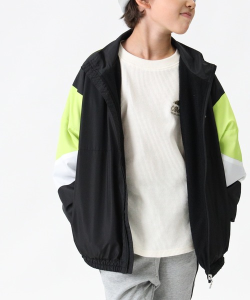 FILA(フィラ)の「【FILA】スタンドジップブルゾン(ブルゾン・キッズ・グレー/ブラック・155/130/140/105/120)」の6枚目の写真