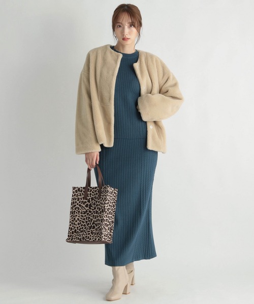 Andemiu(アンデミュウ)の「ボアブルゾン237357(ブルゾン・レディース・チャコールグレー/ベージュ・FREE)」の7枚目の写真