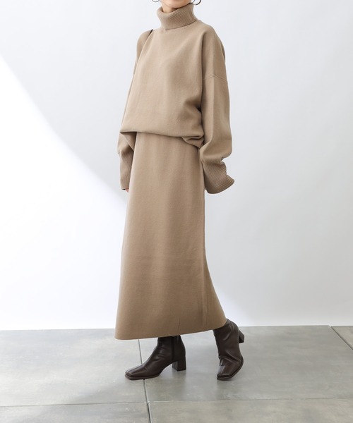 COLONY 2139(コロニートゥーワンスリーナイン)の「【WEB・一部店舗限定】【2点SET】リサイクルポリPBTニット(プルオーバー&スカートセット)(セットアップ・レディース・ブラック/ベージュ・MEDIUM/LARGE)」の2枚目の写真