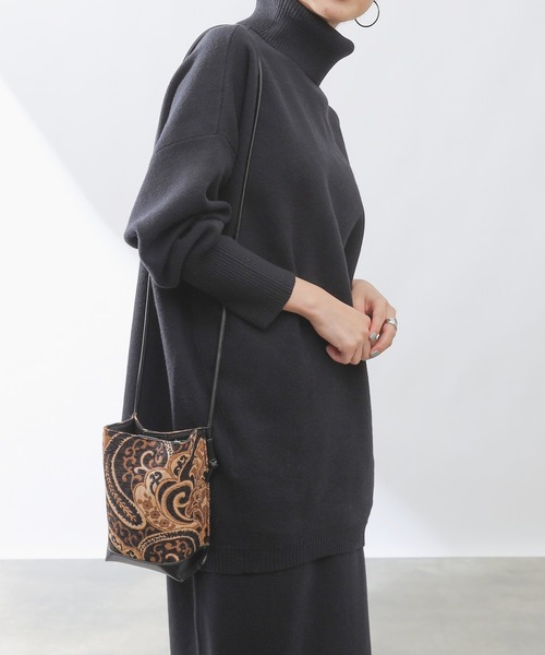 COLONY 2139(コロニートゥーワンスリーナイン)の「【WEB・一部店舗限定】【2点SET】リサイクルポリPBTニット(プルオーバー&スカートセット)(セットアップ・レディース・ブラック/ベージュ・MEDIUM/LARGE)」の17枚目の写真