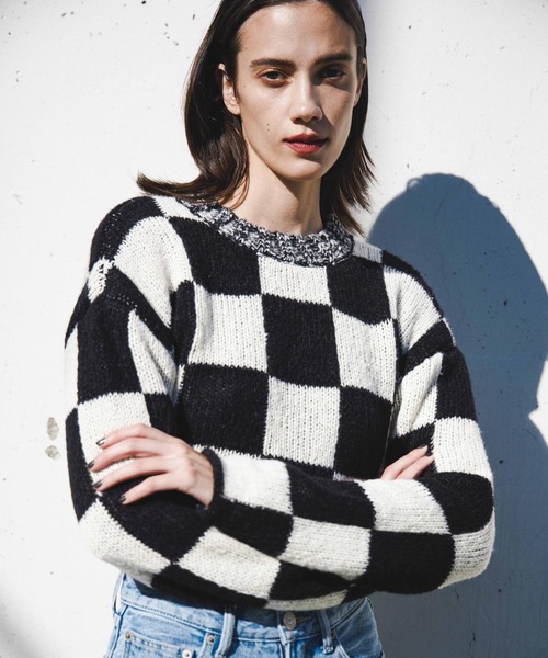 FIG&VIPER（フィグアンドバイパー）の「カラーブロッキングショートニットTOP（ニット/セーター・レディース・ブラック/ライトパープル・FREE）」の2枚目の写真