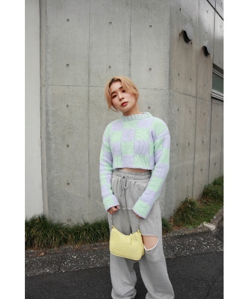 FIG&VIPER（フィグアンドバイパー）の「カラーブロッキングショートニットTOP（ニット/セーター・レディース・ブラック/ライトパープル・FREE）」の11枚目の写真