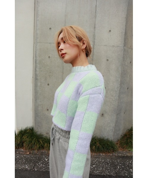 FIG&VIPER（フィグアンドバイパー）の「カラーブロッキングショートニットTOP（ニット/セーター・レディース・ブラック/ライトパープル・FREE）」の7枚目の写真