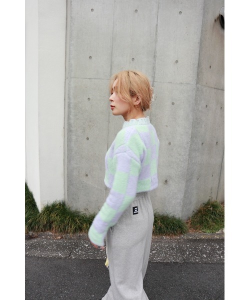 FIG&VIPER（フィグアンドバイパー）の「カラーブロッキングショートニットTOP（ニット/セーター・レディース・ブラック/ライトパープル・FREE）」の9枚目の写真