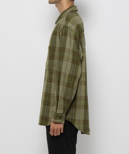 LOWRYS FARM（ローリーズファーム）の「ヘリンボーンチェックBIGシャツ　255160（シャツ/ブラウス・メンズ・ブラウン/ベージュ/カーキ・MEDIUM/LARGE）」の12枚目の写真