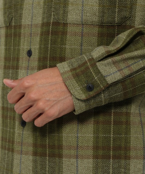 LOWRYS FARM（ローリーズファーム）の「ヘリンボーンチェックBIGシャツ　255160（シャツ/ブラウス・メンズ・ブラウン/ベージュ/カーキ・MEDIUM/LARGE）」の17枚目の写真