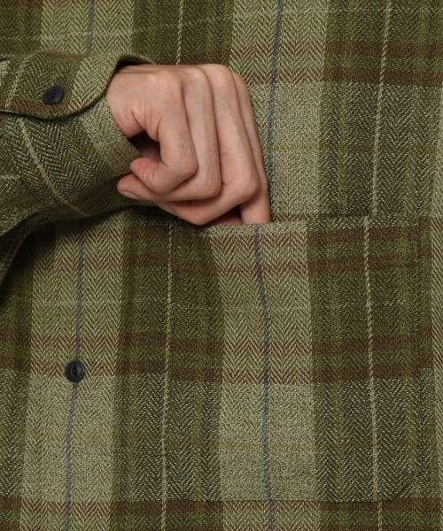 LOWRYS FARM（ローリーズファーム）の「ヘリンボーンチェックBIGシャツ　255160（シャツ/ブラウス・メンズ・ブラウン/ベージュ/カーキ・MEDIUM/LARGE）」の19枚目の写真