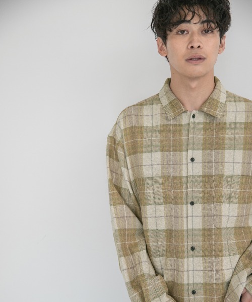 LOWRYS FARM（ローリーズファーム）の「ヘリンボーンチェックBIGシャツ　255160（シャツ/ブラウス・メンズ・ブラウン/ベージュ/カーキ・MEDIUM/LARGE）」の7枚目の写真
