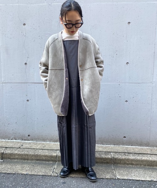 Risley(リズレー)の「Risley(リズレー)リバーシブルノーカラーフェイクムートンコート(ノーカラーコート・レディース・ブラック/グレー・FREE)」の15枚目の写真