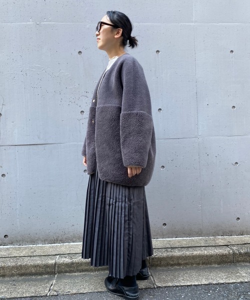 Risley(リズレー)の「Risley(リズレー)リバーシブルノーカラーフェイクムートンコート(ノーカラーコート・レディース・ブラック/グレー・FREE)」の20枚目の写真