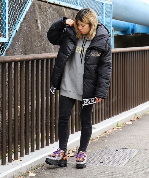 NESTA BRAND(ネスタブランド)の「撥水リブロゴフェイクダウンJKT(ダウンジャケット/コート・メンズ・ベージュ/ブラック・L/XL/XXL/M)」の6枚目の写真