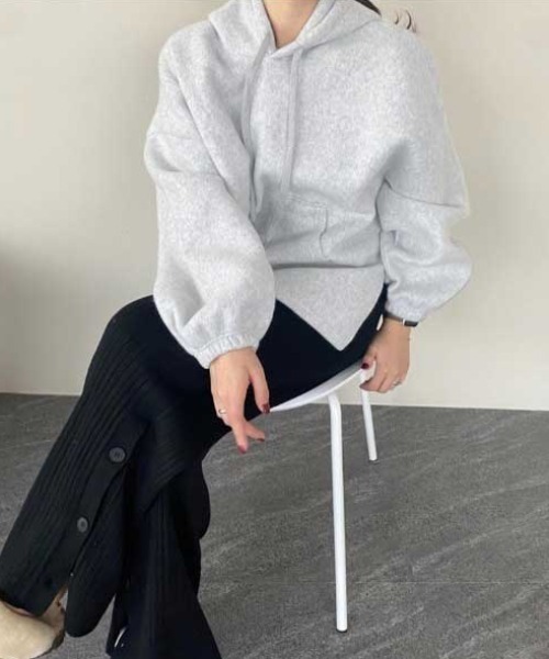 MANGROVE(マングローブ)の「スリットベーシックパーカー(パーカー・レディース・グレー/ピンク/アイボリー・FREE)」の12枚目の写真