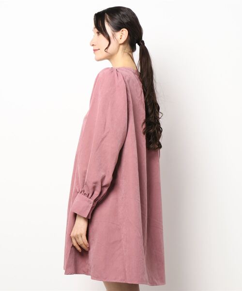 KOBE LETTUCE（コウベレタス）の「ピーチスキンボリュームスリーブチュニックシャツワンピース（シャツワンピース・レディース・ブラック/ベージュ系/ピンク系・FREE）」の5枚目の写真