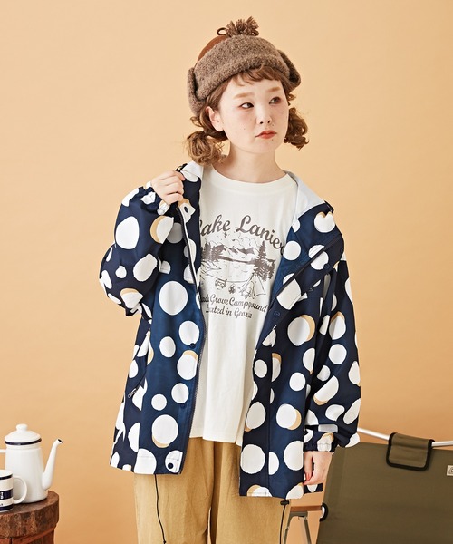 CUBE SUGAR(キューブシュガー)の「撥水加工 総柄プリント マウンテンパーカー(マウンテンパーカー・レディース・ホワイト系その他/グレー系その他/ベージュ系その他/ブルー系その他/ホワイト系その他2/ブルー系その他2/パープル系その他/その他2/その他1/ネイビー系/グリーン系その他/ベージュ×ブラック/カラフル/ホワイト系その他3・M)」の10枚目の写真