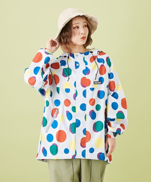 CUBE SUGAR(キューブシュガー)の「撥水加工 総柄プリント マウンテンパーカー(マウンテンパーカー・レディース・ホワイト系その他/グレー系その他/ベージュ系その他/ブルー系その他/ホワイト系その他2/ブルー系その他2/パープル系その他/その他2/その他1/ネイビー系/グリーン系その他/ベージュ×ブラック/カラフル/ホワイト系その他3・M)」の14枚目の写真