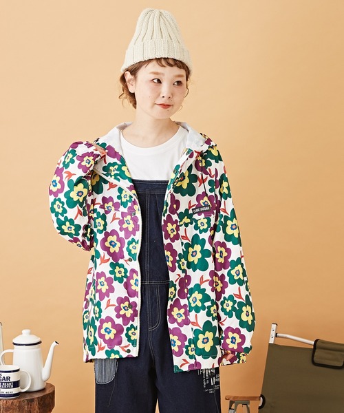 CUBE SUGAR(キューブシュガー)の「撥水加工 総柄プリント マウンテンパーカー(マウンテンパーカー・レディース・ホワイト系その他/グレー系その他/ベージュ系その他/ブルー系その他/ホワイト系その他2/ブルー系その他2/パープル系その他/その他2/その他1/ネイビー系/グリーン系その他/ベージュ×ブラック/カラフル/ホワイト系その他3・M)」の4枚目の写真