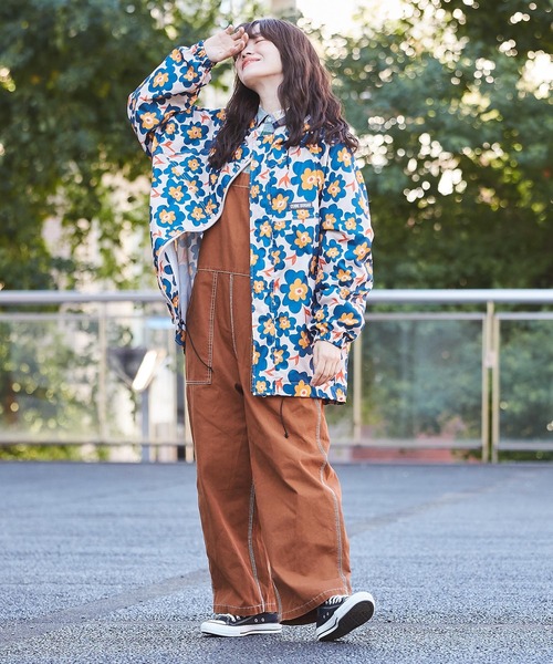 CUBE SUGAR(キューブシュガー)の「撥水加工 総柄プリント マウンテンパーカー(マウンテンパーカー・レディース・ホワイト系その他/グレー系その他/ベージュ系その他/ブルー系その他/ホワイト系その他2/ブルー系その他2/パープル系その他/その他2/その他1/ネイビー系/グリーン系その他/ベージュ×ブラック/カラフル/ホワイト系その他3・M)」の20枚目の写真