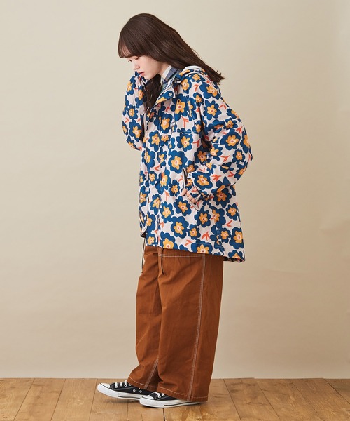 CUBE SUGAR(キューブシュガー)の「撥水加工 総柄プリント マウンテンパーカー(マウンテンパーカー・レディース・ホワイト系その他/グレー系その他/ベージュ系その他/ブルー系その他/ホワイト系その他2/ブルー系その他2/パープル系その他/その他2/その他1/ネイビー系/グリーン系その他/ベージュ×ブラック/カラフル/ホワイト系その他3・M)」の22枚目の写真