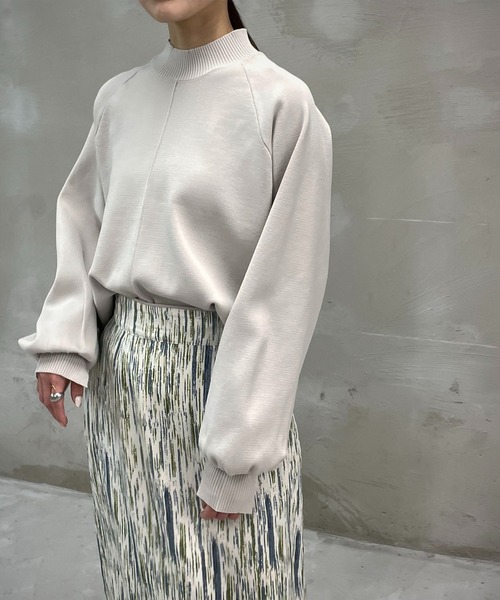 &g'aime（アンジェム）の「【＆g'aime】ボリュームスリーブニット（ニット/セーター・レディース・ベージュ/ライトグリーン/チャコール/ライトグレー・FREE）」の8枚目の写真