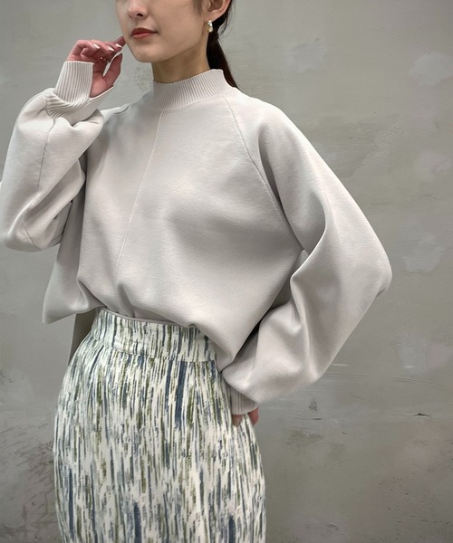 &g'aime（アンジェム）の「【＆g'aime】ボリュームスリーブニット（ニット/セーター・レディース・ベージュ/ライトグリーン/チャコール/ライトグレー・FREE）」の7枚目の写真