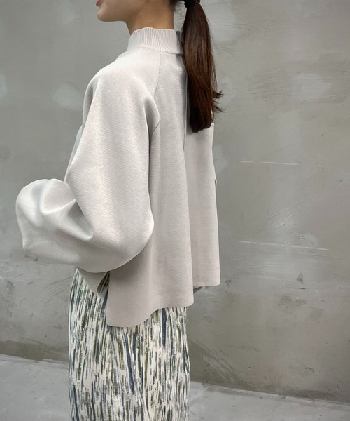 &g'aime（アンジェム）の「【＆g'aime】ボリュームスリーブニット（ニット/セーター・レディース・ベージュ/ライトグリーン/チャコール/ライトグレー・FREE）」の9枚目の写真