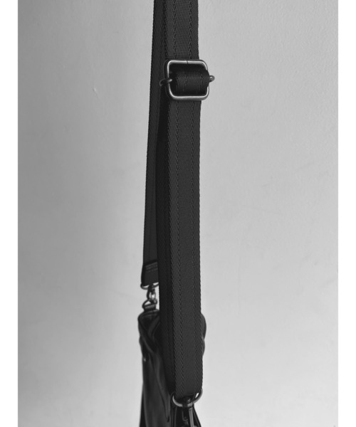 DECADE(ディケイド)の「カウレザー2wayミニトートバッグ DECADE(No-01340L) Cow Leather 2way Mini Tote Bag (S)(トートバッグ・メンズ・ブラック/ブラック系その他・フリー)」の5枚目の写真