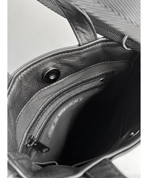 DECADE(ディケイド)の「カウレザー2wayミニトートバッグ DECADE(No-01340L) Cow Leather 2way Mini Tote Bag (S)(トートバッグ・メンズ・ブラック/ブラック系その他・フリー)」の6枚目の写真