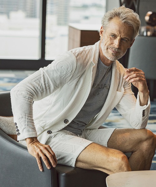 1PIU1UGUALE3 RELAX(ウノピゥウノウグァーレトレ)パイルロゴジャケット