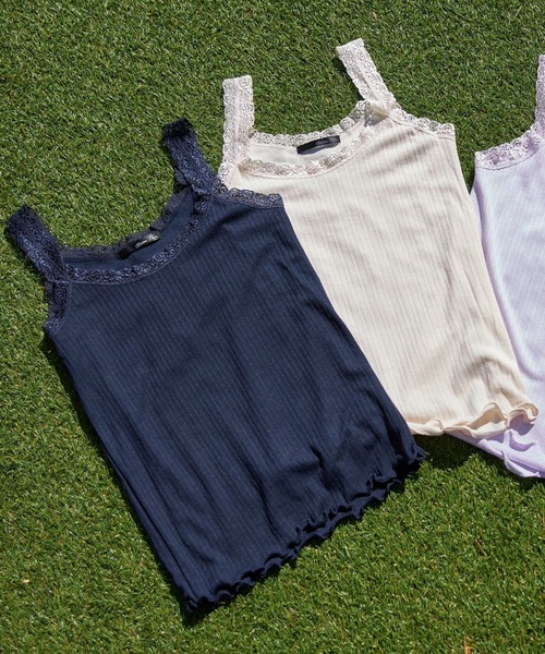 tocco closet（トッコ　クローゼット）の「レース付き裾メローフリルキャミソール（キャミソール・レディース・ベージュ/ラベンダー/ネイビー/オフホワイト・M）」の12枚目の写真