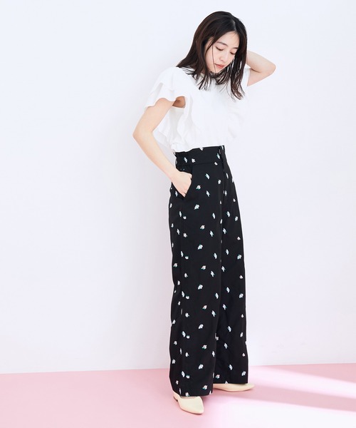 小花刺繍ワイドパンツ