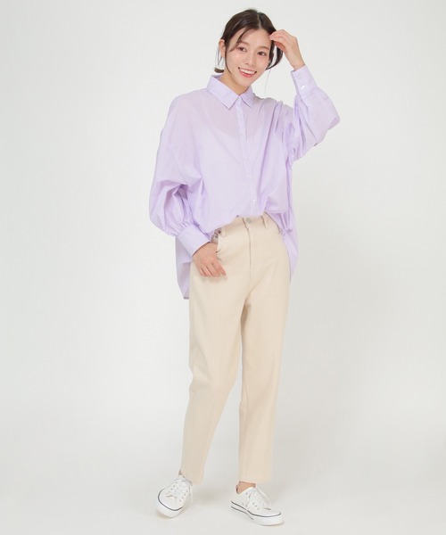 ikka(イッカ)の「デニムスリムテーパードパンツ(デニムパンツ・レディース・オフホワイト/ブルー/ネイビー・M/L)」の5枚目の写真