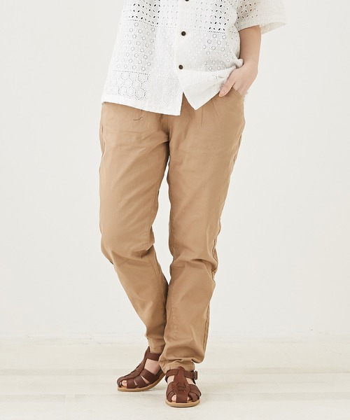 CUBE SUGAR(キューブシュガー)の「WEB限定無地ツイルウエストゴムテーパードパンツ(チノパンツ・レディース・ベージュ/カーキ/ブラック・M/L/LL)」の1枚目の写真