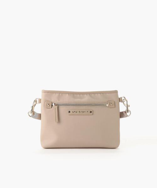To b. by agnes b.(トゥービーバイアニエスベー)の「WT47 POCHETTE マルチポシェット(ショルダーバッグ・レディース・ベージュ・FREE)」の1枚目の写真