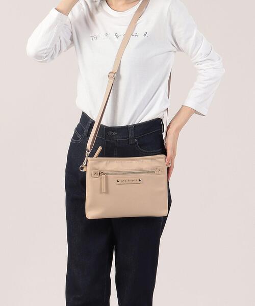 To b. by agnes b.(トゥービーバイアニエスベー)の「WT47 POCHETTE マルチポシェット(ショルダーバッグ・レディース・ベージュ・FREE)」の8枚目の写真