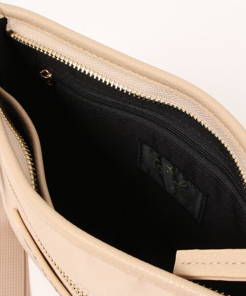 To b. by agnes b.(トゥービーバイアニエスベー)の「WT47 POCHETTE マルチポシェット(ショルダーバッグ・レディース・ベージュ・FREE)」の5枚目の写真
