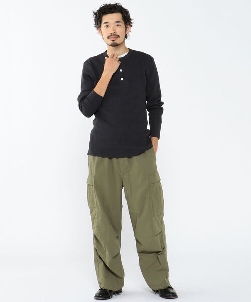 Healthknit(ヘルスニット)の「Healthknit / Heavy waffle Henley Neck T-shirt(ニット/セーター・メンズ・オフホワイト/ブラック系その他4・SMALL/MEDIUM/LARGE/X-LARGE)」の5枚目の写真