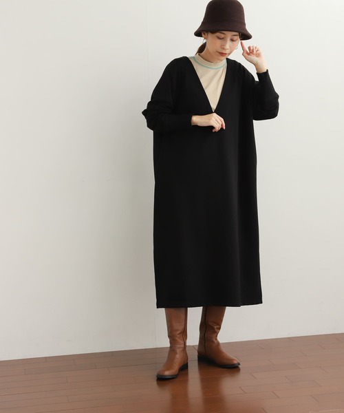 URBAN RESEARCH DOORS(アーバンリサーチドアーズ)の「Vネックスウェットワンピース(ワンピース・レディース・ライトベージュ/ブラック・MEDIUM)」の11枚目の写真