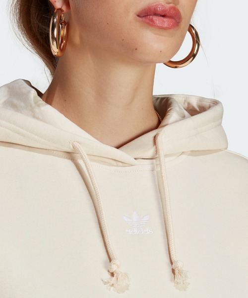 adidas（アディダス）の「アディカラー エッセンシャルズ フリースパーカー / アディダスオリジナルス adidas Originals（パーカー・レディース・オフホワイト/ブラック/ブルー・MEDIUM/LARGE/X-LARGE/XX-LARGE/X-SMALL/SMALL）」の5枚目の写真