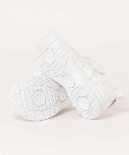 IFME（イフミー）の「《IFME》IFME KIDS JOOB ﾂｳｴﾝﾊﾞｷ 30-3414（スニーカー・キッズ・ホワイト/ブラック・16.0cm/17.0cm/18.0cm/15.0cm/19.0cm/16.5cm/17.5cm/15.5cm/18.5cm）」の4枚目の写真