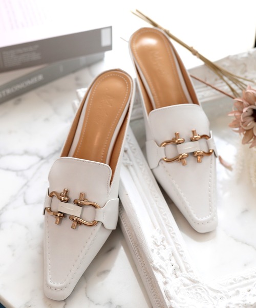 Julia Boutique(ジュリアブティック)の「ビット付きスクエアトゥパンプス/23091(パンプス・レディース・ブラック/ホワイト・36/37/38/39)」の10枚目の写真