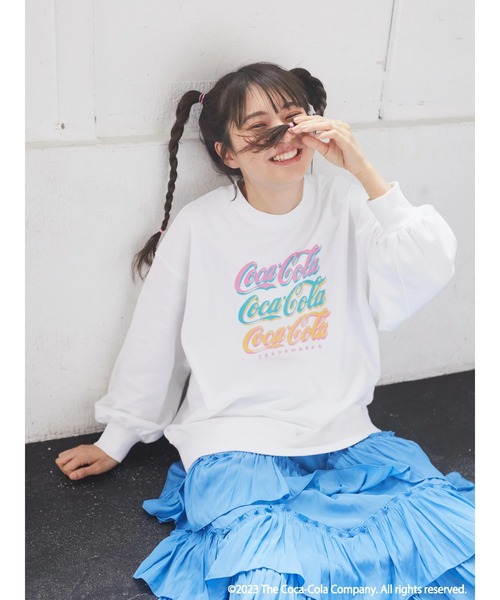 Coca Cola(コカコーラ)の「別注Coca-Cola「R」カラフルロゴスウェット(スウェット・レディース・オフホワイト・FREE)」の2枚目の写真