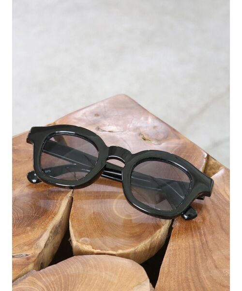Ungrid（アングリッド）の「太フレームサングラス（サングラス・レディース・ブラック/ブラウン・FREE）」の2枚目の写真