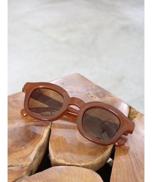 Ungrid（アングリッド）の「太フレームサングラス（サングラス・レディース・ブラック/ブラウン・FREE）」の4枚目の写真