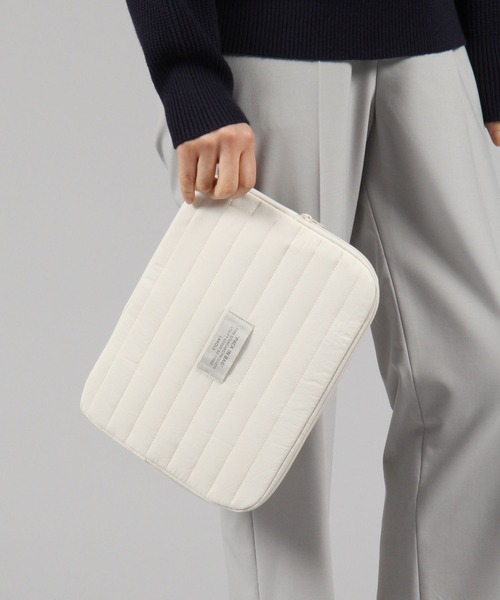 LAKOLE(ラコレ)の「キルティングタブレットケース / 178268(PC・タブレットケース・レディース・ホワイト/グレー/ブラック/ベージュ・FREE)」の16枚目の写真