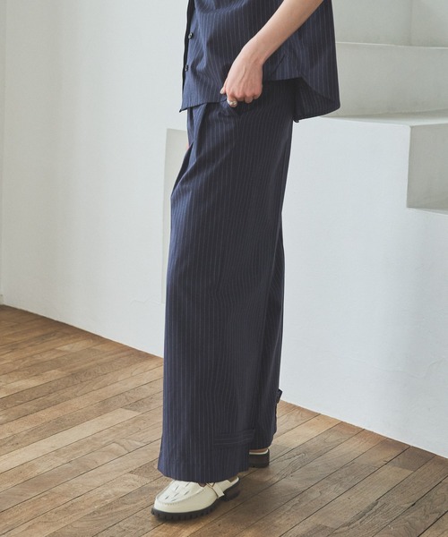 audrey and john wad（オードリーアンドジョンワッド）の「ピンストライプダブルベルトワイドパンツ（その他パンツ・レディース・ネイビー/ブラック/オフホワイト・S/M）」の9枚目の写真