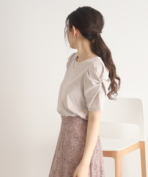 DRESKIP（ドレスキップ）の「◆【接触冷感】一枚でキマるツイストスリーブTシャツ（Tシャツ/カットソー・レディース・オフホワイト/ブラック/ライトグレー/ピンク系・02/03/04）」の16枚目の写真