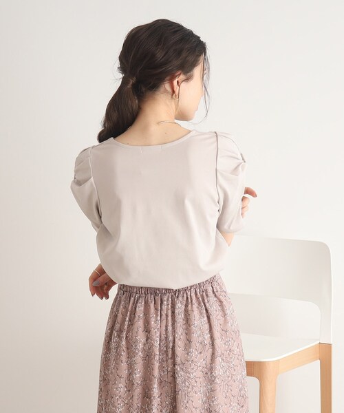 DRESKIP（ドレスキップ）の「◆【接触冷感】一枚でキマるツイストスリーブTシャツ（Tシャツ/カットソー・レディース・オフホワイト/ブラック/ライトグレー/ピンク系・02/03/04）」の17枚目の写真