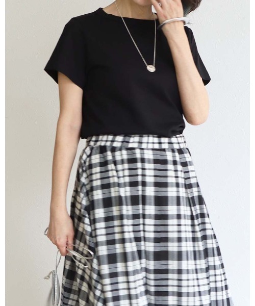 aunt lily(アントリリー)の「綿100%コットン、大人のスタンドネック無地シンプルTシャツ(Tシャツ/カットソー・レディース・サンドベージュ/アイボリー/ブラック/ブルー・M/L/LL)」の3枚目の写真