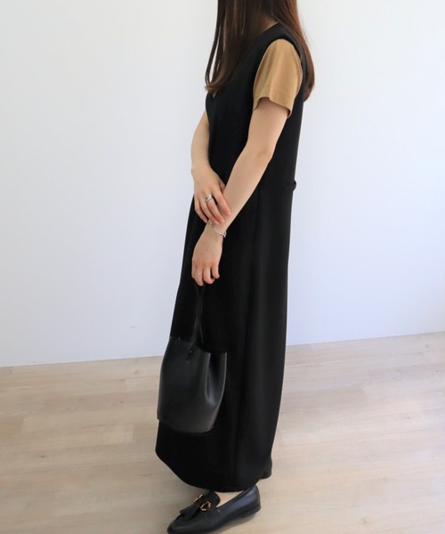 aunt lily(アントリリー)の「綿100%コットン、大人のスタンドネック無地シンプルTシャツ(Tシャツ/カットソー・レディース・サンドベージュ/アイボリー/ブラック/ブルー・M/L/LL)」の8枚目の写真