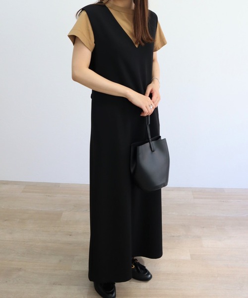 aunt lily(アントリリー)の「綿100%コットン、大人のスタンドネック無地シンプルTシャツ(Tシャツ/カットソー・レディース・サンドベージュ/アイボリー/ブラック/ブルー・M/L/LL)」の7枚目の写真